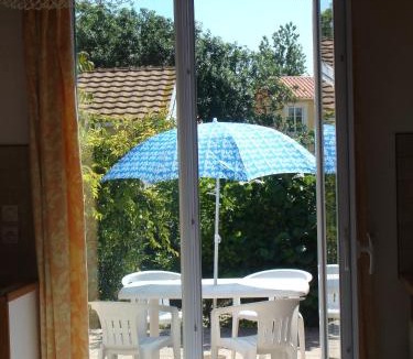 Quartier d'Orbigny House | abri/cotier