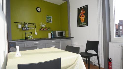Roubaix Bed & Breakfast | Abri du Passant