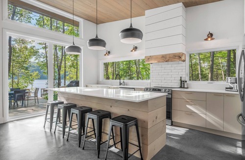 Mauricie Ski Chalet | ABRI | Luxury Waterfront Chalet in Mauricie