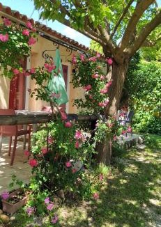 Aimargues Apartment | Abrivado Aimargues en petite camargue, parking intérieur, wifi, jardin