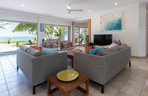 Oak Beach House | Absolute Beach Front