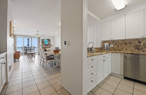 Townsite Condo | Absolute Beach Front Cottage! Panoramic Views E20 North Coast Village