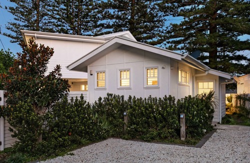 Patonga House | Absolute Beach Front House Panoramic Views