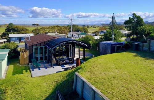 Pukehina House | Absolute beachfront Pukehina