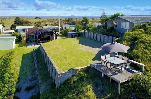 Pukehina House | Absolute beachfront Pukehina