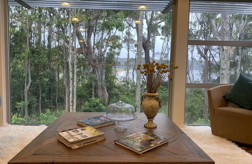 Maloneys Beach House | Absolute beachfront Designer house with spa