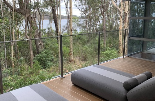 Maloneys Beach House | Absolute beachfront Designer house with spa