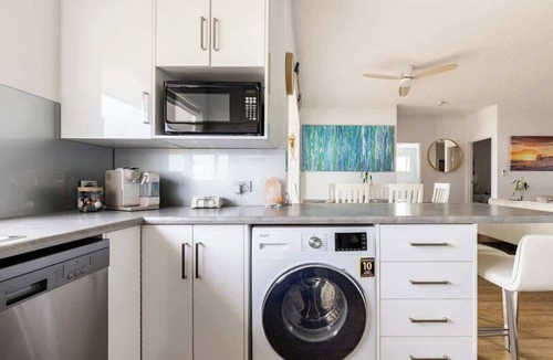 Semaphore Park Apartment | Absolute Beachfront Semaphore Sandy Feet 1