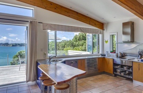 Oneroa Villa | Absolute Beachfront Oneroa