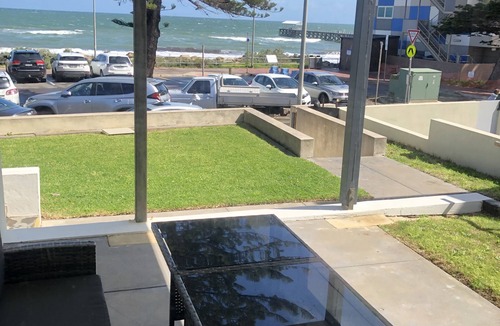 Henley Beach Apartment | Absolute Beachfront - simply enjoy