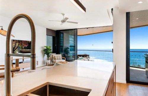 Coolum Beach House | Absolute Beachfront Luxury Apartment