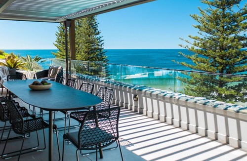 Whale Beach House | ABSOLUTE BEACHFRONT by Palm Beach Holiday Rentals