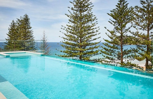 Whale Beach House | ABSOLUTE BEACHFRONT by Palm Beach Holiday Rentals
