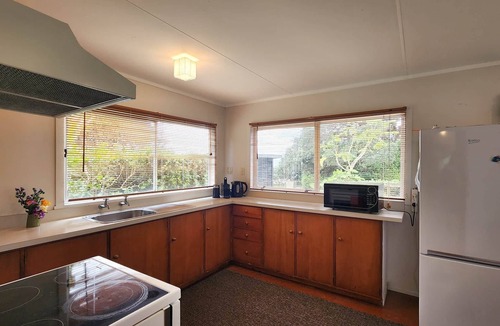 Hahei House | Absolute Beachfront Bach