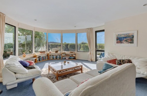 Waikanae House | Absolute Beachfront Bliss - Waikanae Beach Home