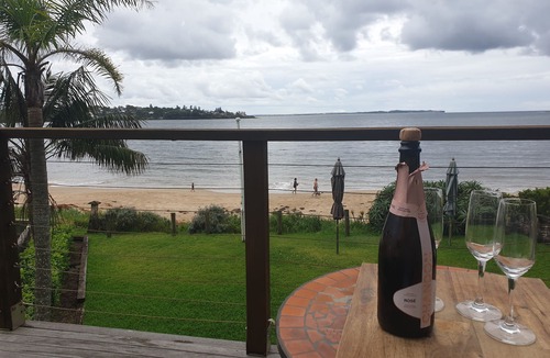 Bundeena House | Absolute beachfront - Horderns Beach Bundeena