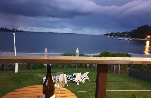 Bundeena House | Absolute beachfront - Horderns Beach Bundeena