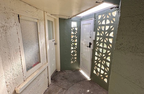 Pukerua Bay House | Absolute Beachfront Kiwi Bach