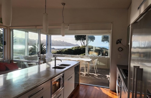 Omaha House | Absolute Beachfront Luxury Holiday House