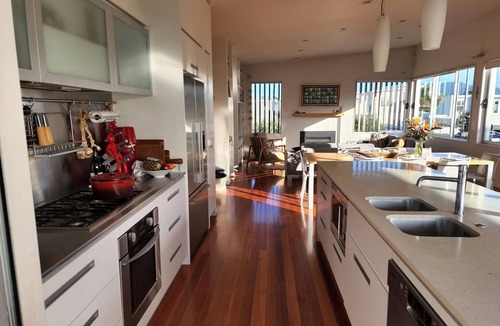 Omaha House | Absolute Beachfront Luxury Holiday House