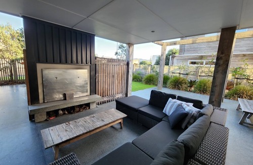 Omaha House | Absolute Beachfront Luxury Holiday House