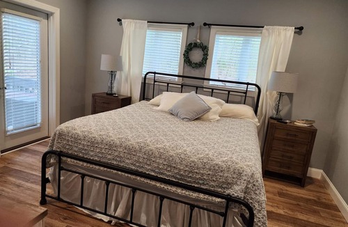 Macon House | Absolute Dream Lake Gaston
