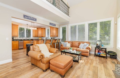 Macon House | Absolute Dream, Prime Location: Pool Table & Sauna