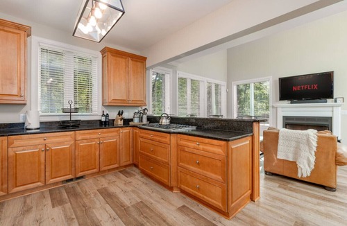 Macon House | Absolute Dream, Prime Location: Pool Table & Sauna