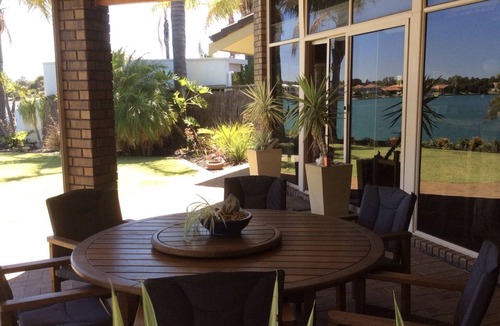 West Lakes House | Absolute Lake Front West Lakes