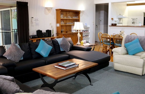 Vacy House | Absolute luxury, surprising additions, welcome hamper & wine, cheese & biscuits