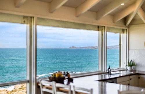 Port Elliot House | Absolute Ocean Frontage 1 The Strand Pt Elliot
