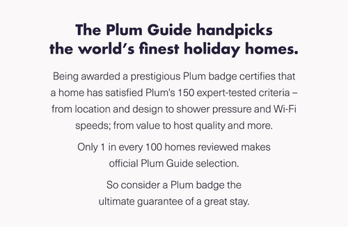 Tower Hamlets Boat Rental | Absolute Pleasure Super Yacht London