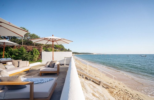 Pyla-sur-Mer Villa | absolute refinemente on the water