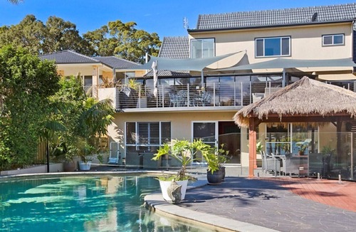 Summerland Point House | Absolute waterfront house with pool and jetty