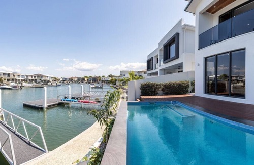 Biggera Waters House | Absolute Waterfront Elegancy