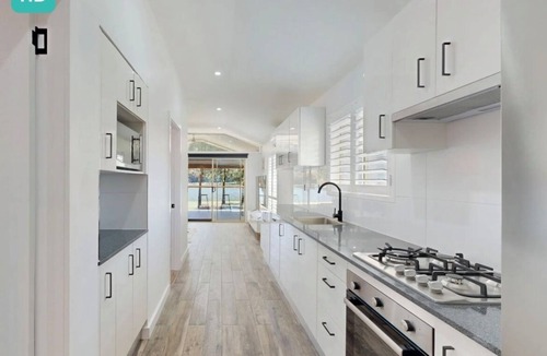 Wisemans Ferry Cabin | Absolute Waterfrontage - 3 bedroom plus loft - Cabin 11