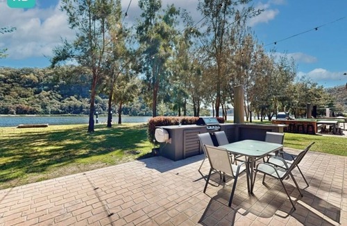 Wisemans Ferry Cabin | Absolute Waterfrontage - 3 bedroom plus loft - Cabin 11