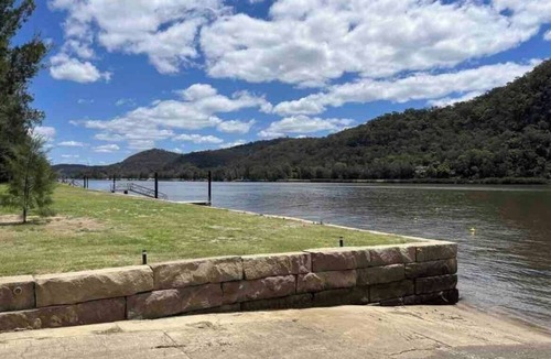 Wisemans Ferry Cabin | Absolute Waterfront 3 bedroom fully self-contained. Cabin 12