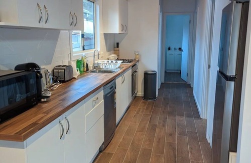 Wisemans Ferry Cabin | Absolute Waterfront Cabin - Pet Friendly