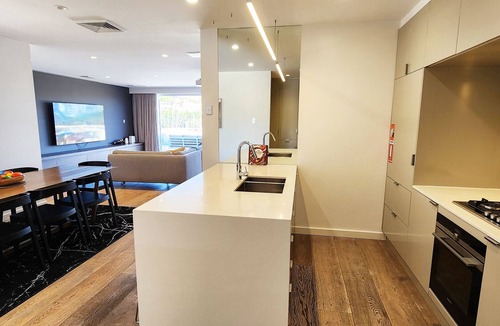 Elizabeth Bay Apartment | Absolute Waterfront with Oversized Private Terrace - 3 bedrooms