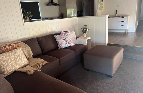 Bonnie Doon House | Absolute Waterfront, With Comfort and Style