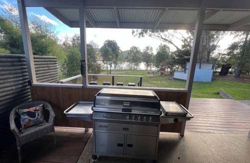 Bonnie Doon House | Absolute Waterfront, With Comfort and Style