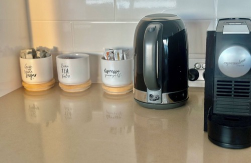 Coal Point House | Absolute Waterfront Coal Point - Luxe Waterfront Escape - Pet Friendly