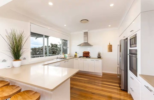 Coal Point House | Absolute Waterfront Coal Point - Luxe Waterfront Escape - Pet Friendly