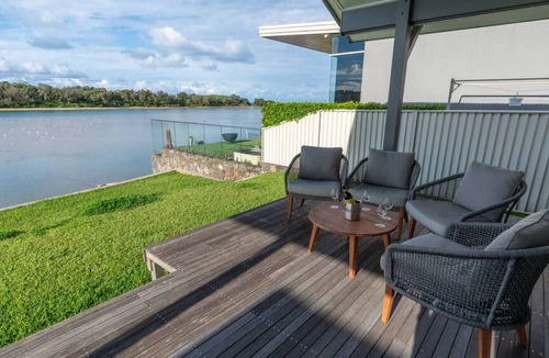 Minnamurra House | Absolute waterfront beach house
