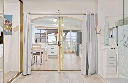 Toukley House | Absolute Waterfront Hidden Gem Toukley