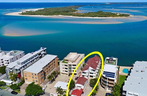 Caloundra House | Absolute Waterfront On The Pumicestone Passage