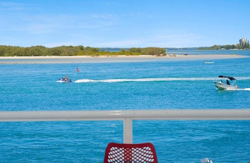 Caloundra House | Absolute Waterfront On The Pumicestone Passage