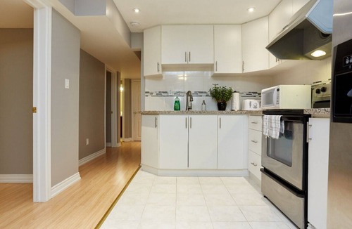 Richmond Hill Apartment | Absolutely Beautiful Walkout Basement Apartment