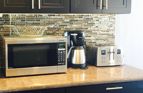 Makaha Condo | Absolutely Beautiful Ocean Front Condo! Sleeps 4!